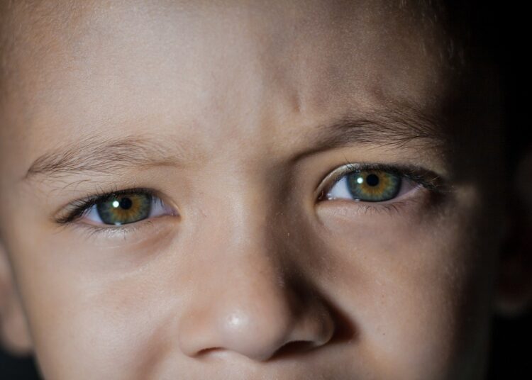 Crianças e adolescentes que sobrevivem ao câncer têm risco aumentado para distúrbios psicológicos