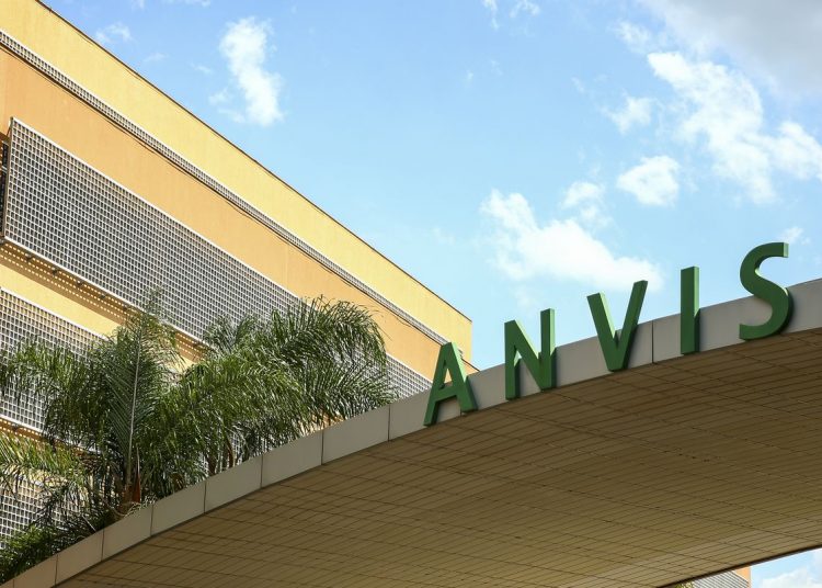 Anvisa suspende lote de medicamentos para hipertensão e câncer de mama